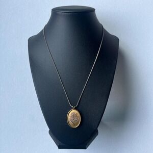 GOLD TONE REED AND BARTON ROSE‎ PENDANT NECKLACE